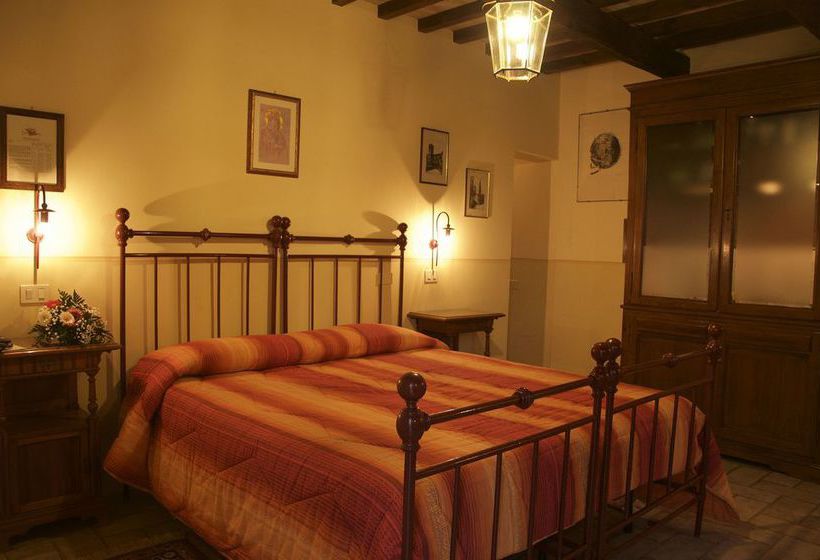 Отель Agriturismo Le Due Torri Ponte Pazienza