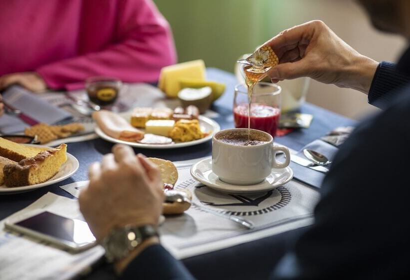 Amadei Hotel Figaro & Apartments