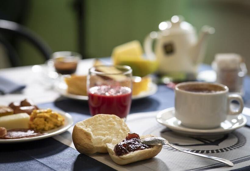 Amadei Hotel Figaro & Apartments