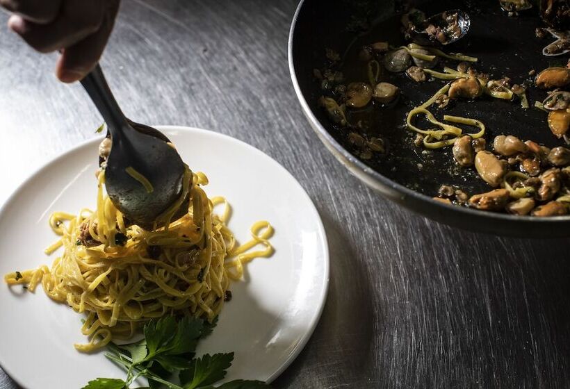 Amadei Hotel Figaro & Apartments