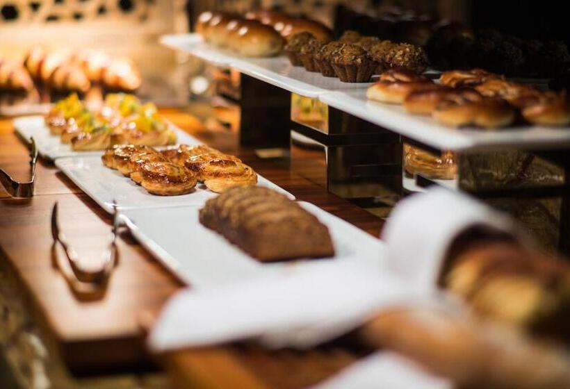 בית מלון כפרי Banyan Tree Yangshuo