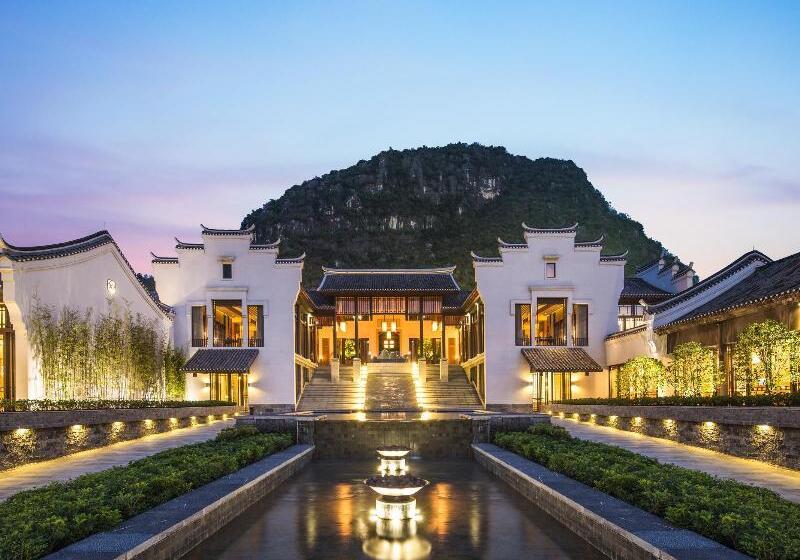 בית מלון כפרי Banyan Tree Yangshuo