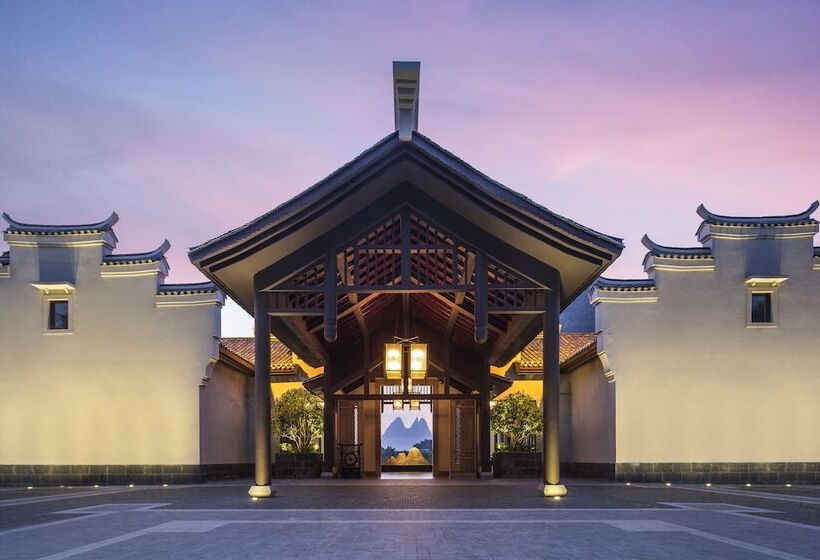 בית מלון כפרי Banyan Tree Yangshuo