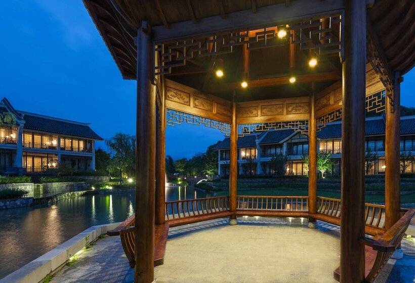 בית מלון כפרי Banyan Tree Yangshuo