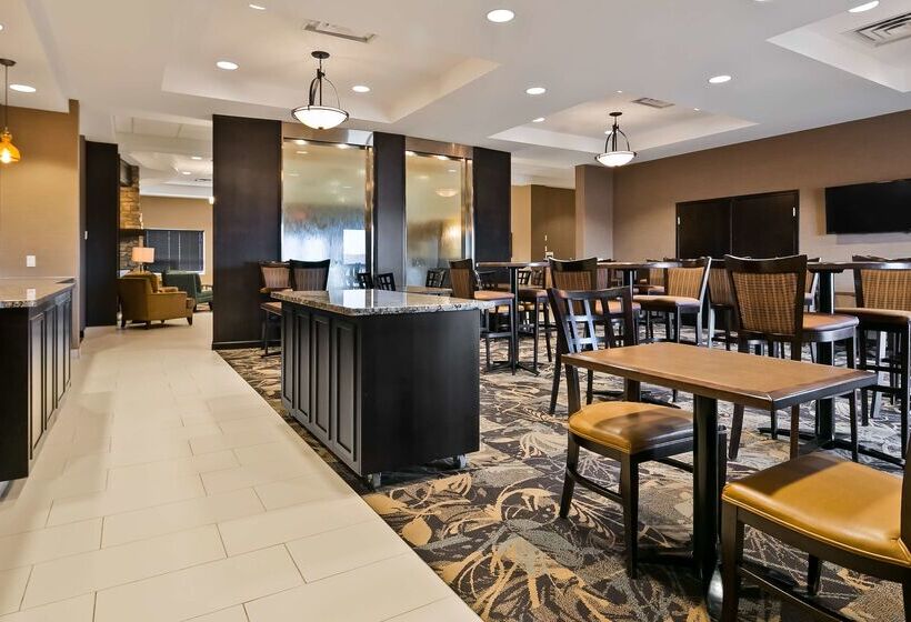 فندق Best Western Plus Okotoks Inn & Suites