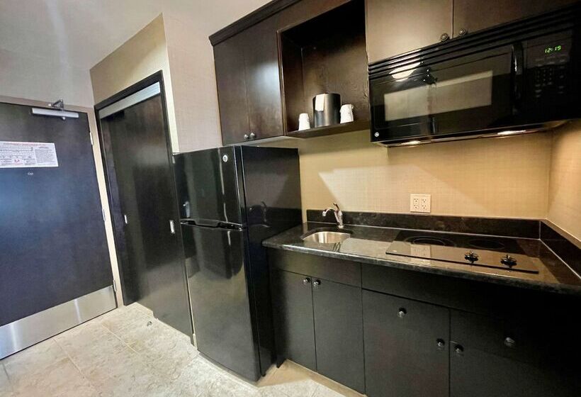 فندق Best Western Plus Okotoks Inn & Suites