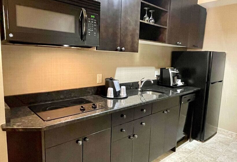 فندق Best Western Plus Okotoks Inn & Suites