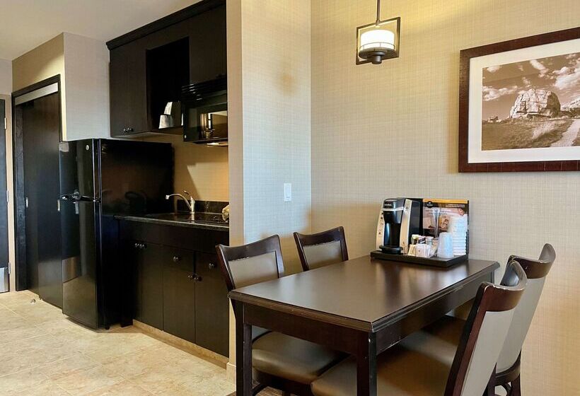 בית מלון כפרי Best Western Plus Okotoks Inn & Suites