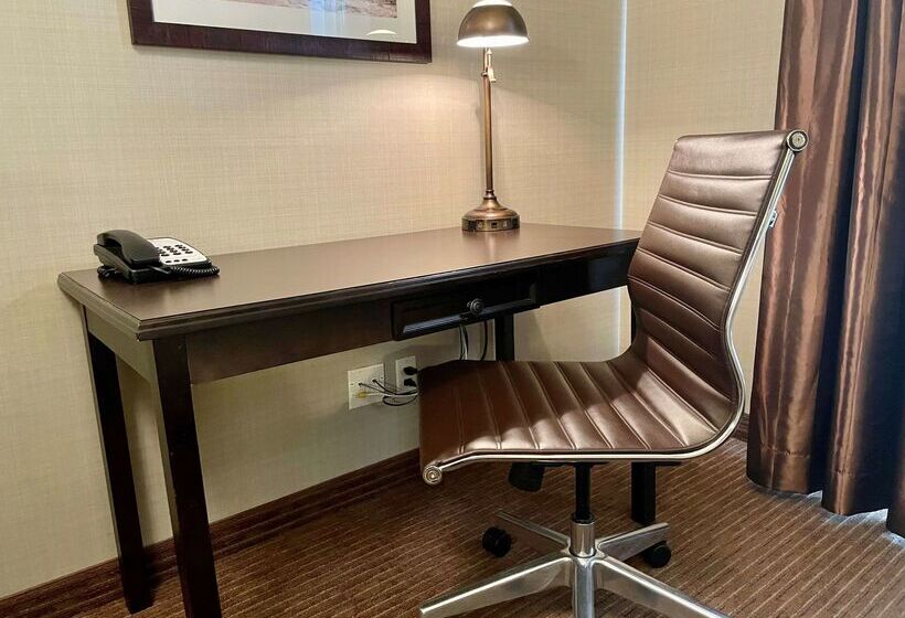 فندق Best Western Plus Okotoks Inn & Suites