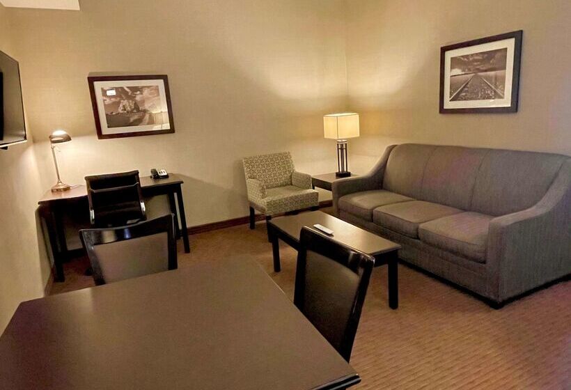 ホテル Best Western Plus Okotoks Inn & Suites