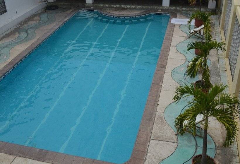 ホテル Concierge Plaza San Rafael