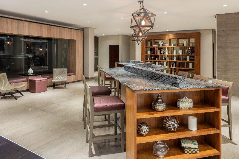 בית מלון כפרי Crowne Plaza Airport, An Ihg