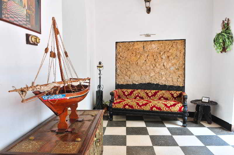 هتل Dhow Palace