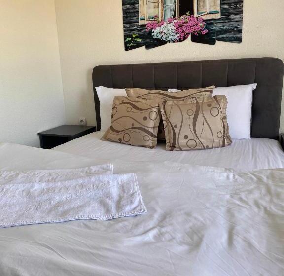 هتل Etno Selo Timcevski Complex