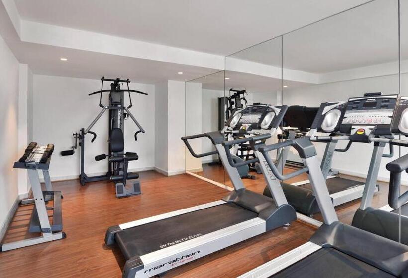 בית מלון כפרי Fairfield By Marriott Pune Kharadi