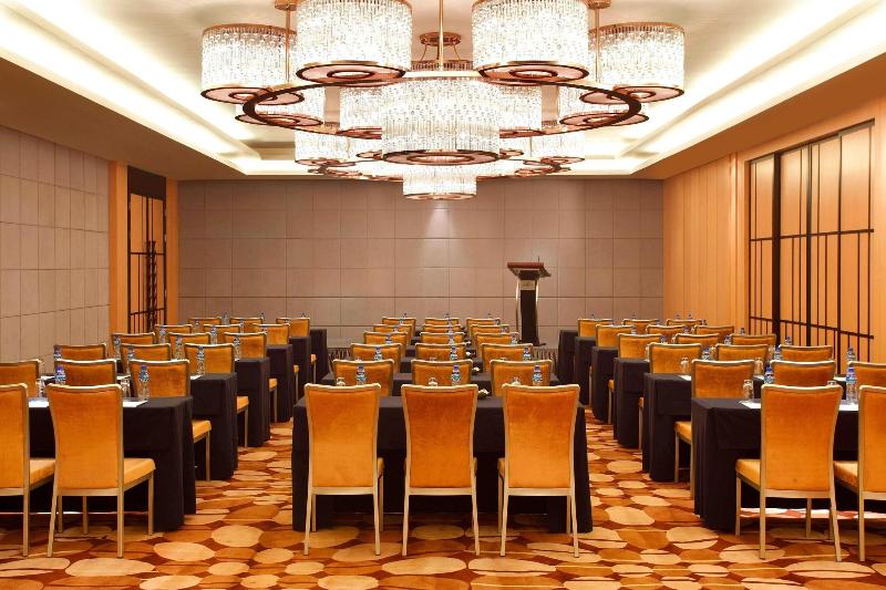 Hotel Four Points By Sheraton Luohe