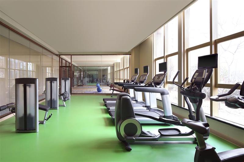 Отель Four Points By Sheraton Luohe