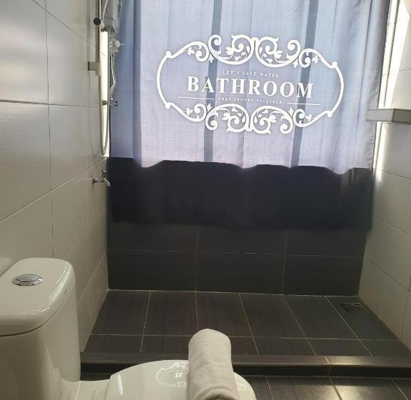 Отель Golden Court