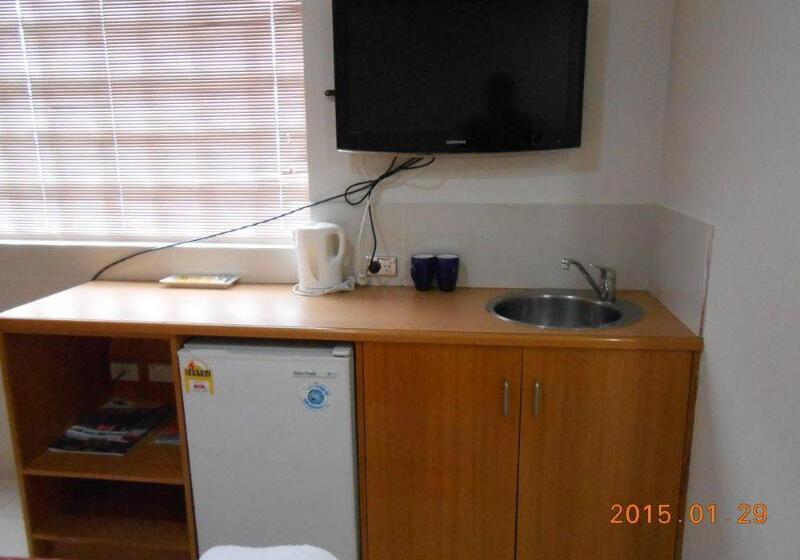 هتل Harringtons 102