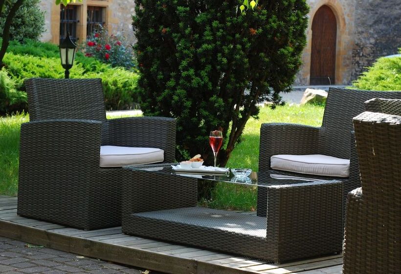 Отель Demeures Et Chateaux L Abbaye Caladoise   Anciennement Hostellerie Ferme Du Poulet
