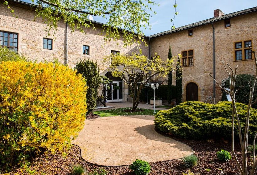 Отель Demeures Et Chateaux L Abbaye Caladoise   Anciennement Hostellerie Ferme Du Poulet