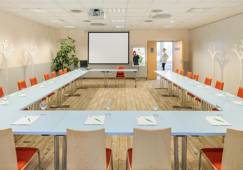 בית מלון כפרי Ibis Styles The Entrance