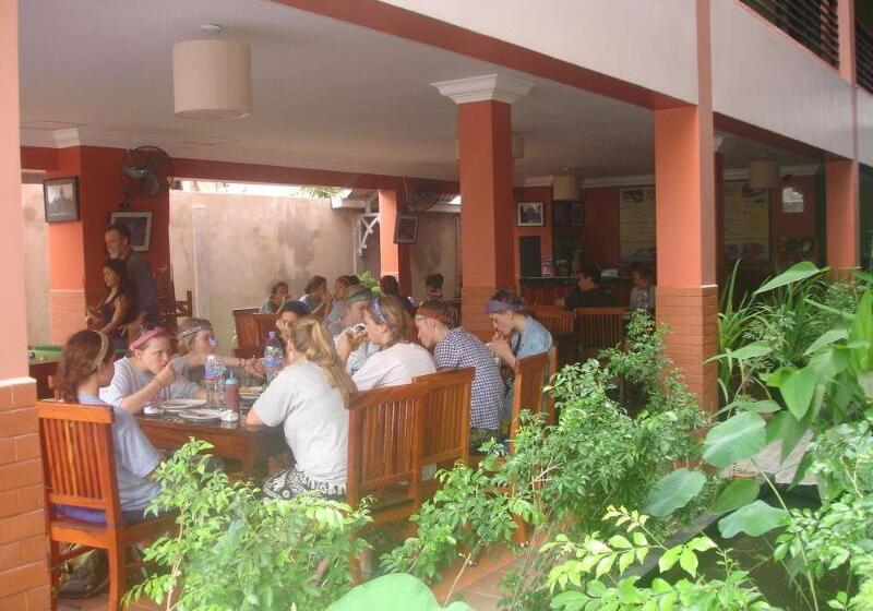 هتل Jasmine Lodge