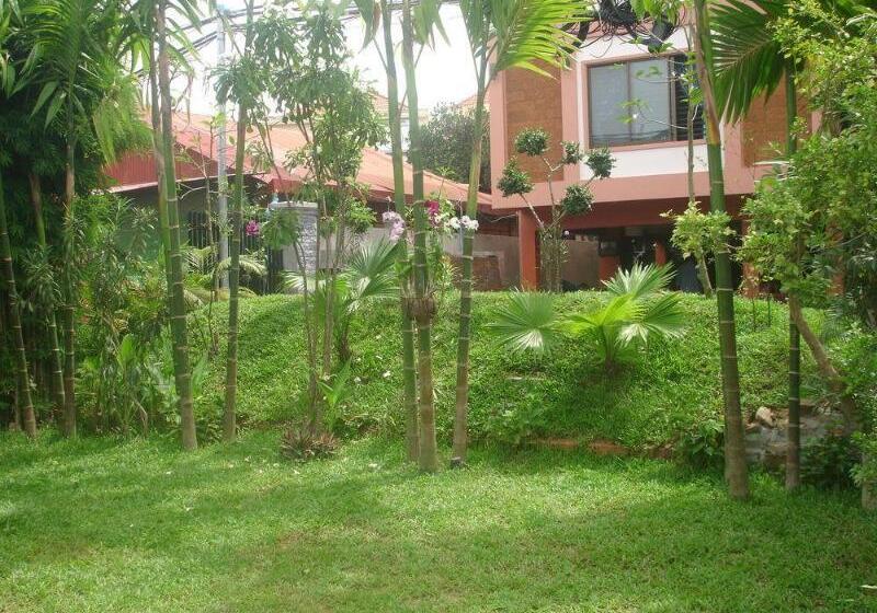 هتل Jasmine Lodge