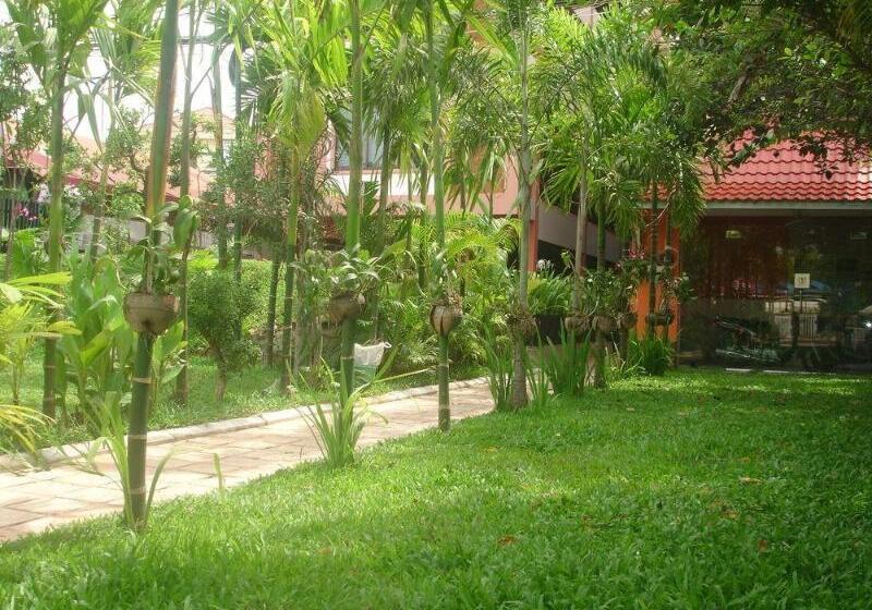 هتل Jasmine Lodge