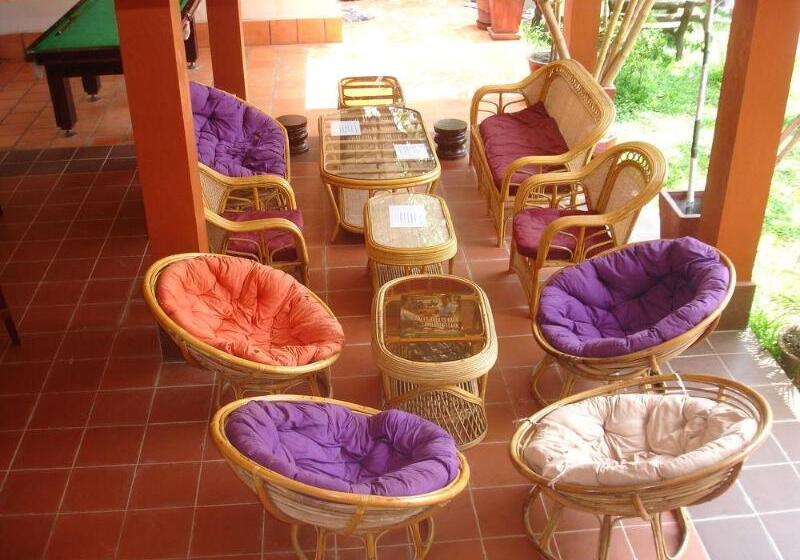 هتل Jasmine Lodge