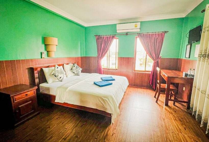 هتل Jasmine Lodge