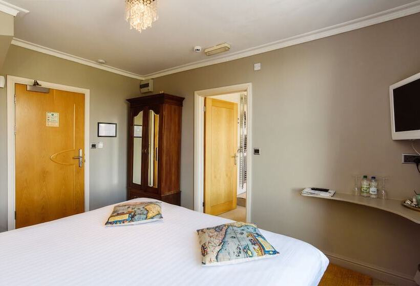 Отель Jolyon S Boutique