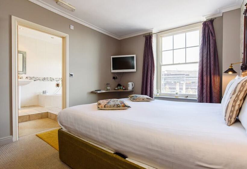 Отель Jolyon S Boutique