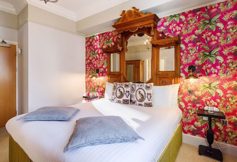 Отель Jolyon S Boutique