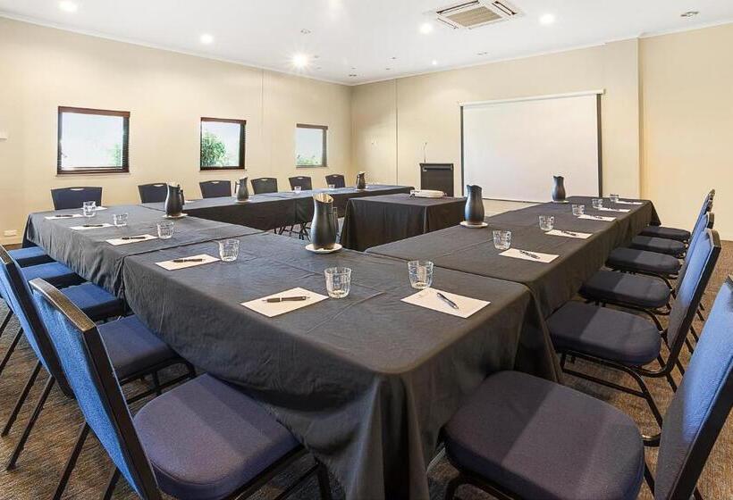 هتل Karratha International