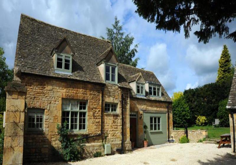 Отель The Kings