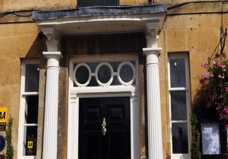 Отель The Kings