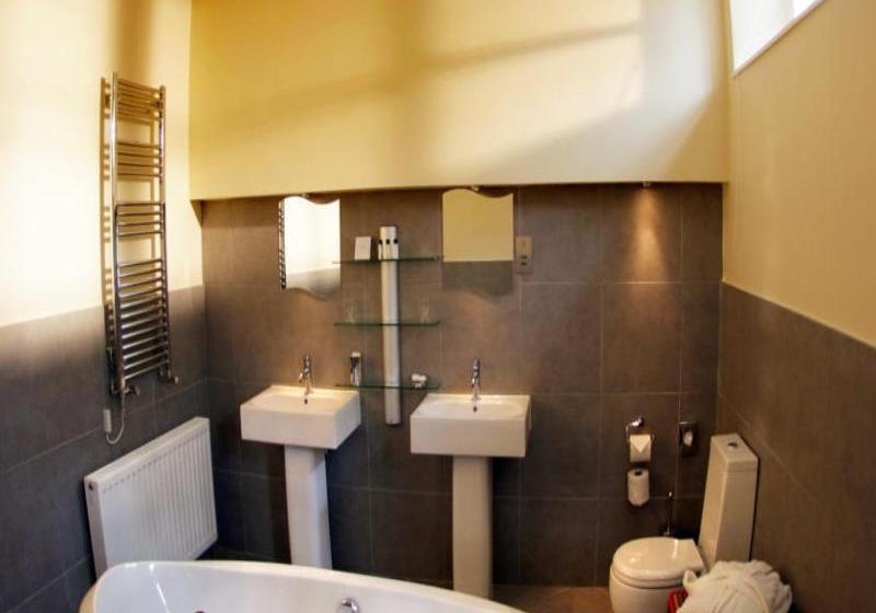 Отель The Kings