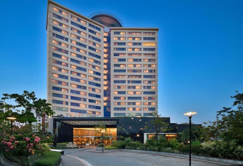 Отель Kochi Marriott