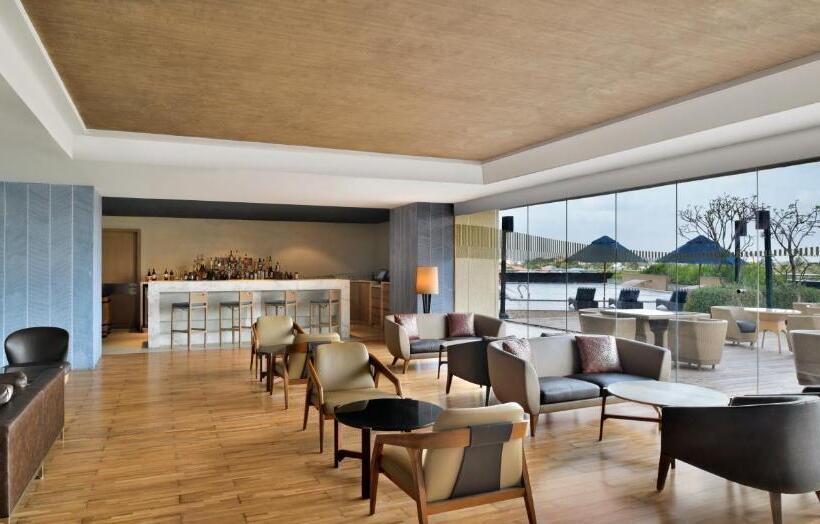 Отель Kochi Marriott