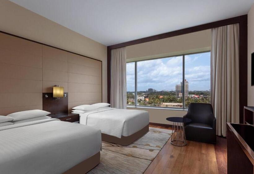 Отель Kochi Marriott