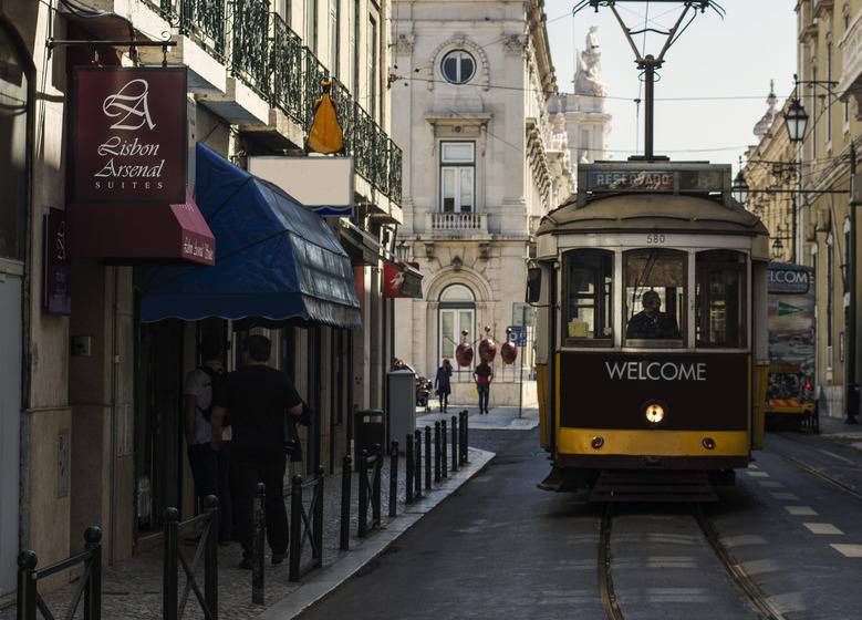 هتل Lisbon Arsenal Suites