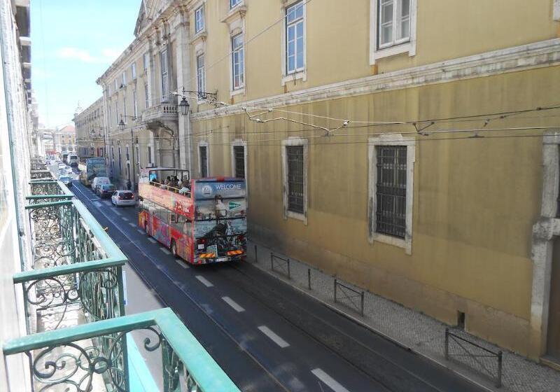 هتل Lisbon Arsenal Suites