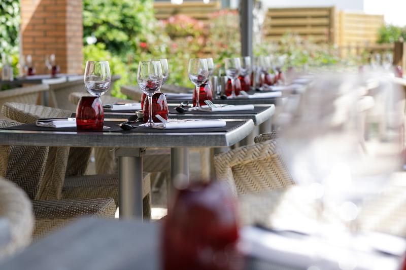 호텔 Logis Hôtel L Orée De Chartres   Barjouville