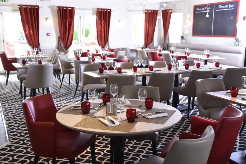 호텔 Logis Hôtel L Orée De Chartres   Barjouville