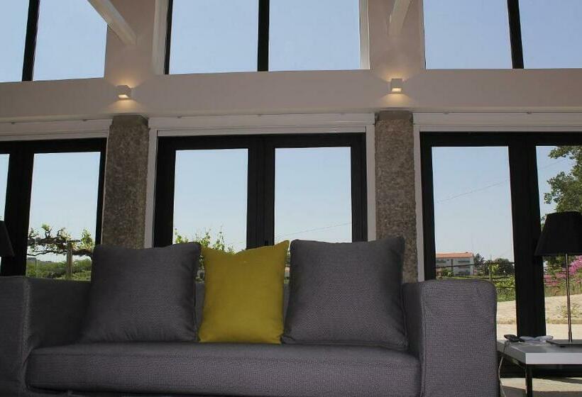 فندق Lousada Country