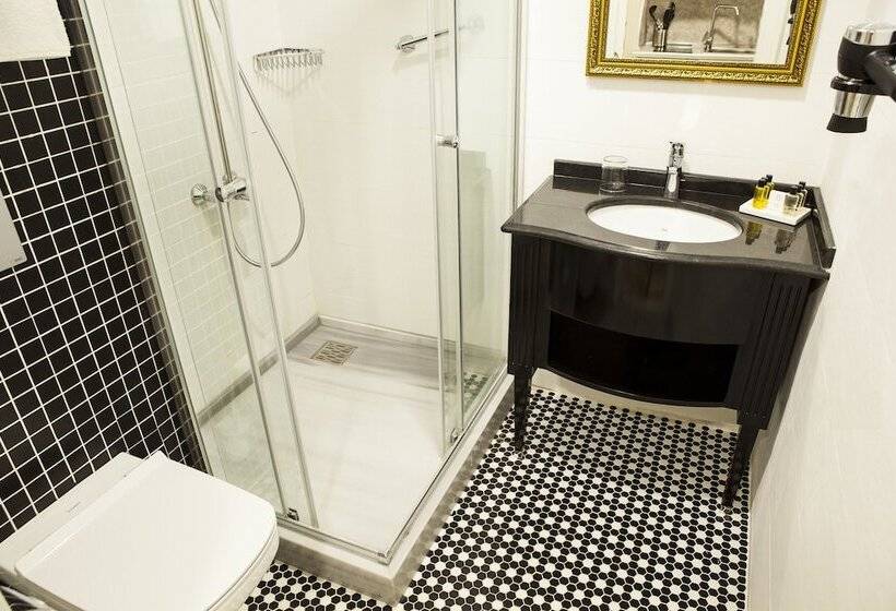 هتل Meroddi Bagdatliyan