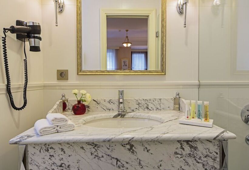 هتل Meroddi Bagdatliyan