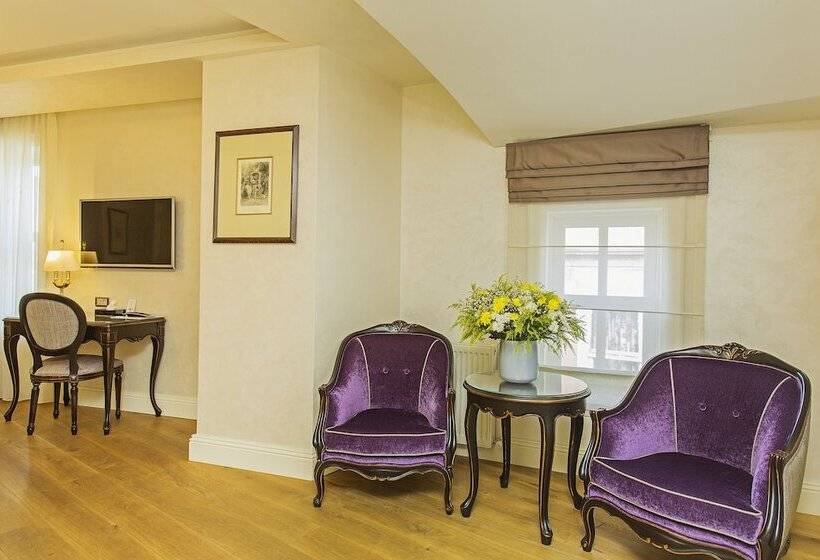 هتل Meroddi Bagdatliyan