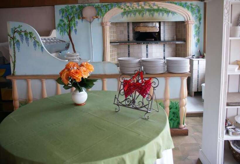 בית מלון כפרי Mirabeau